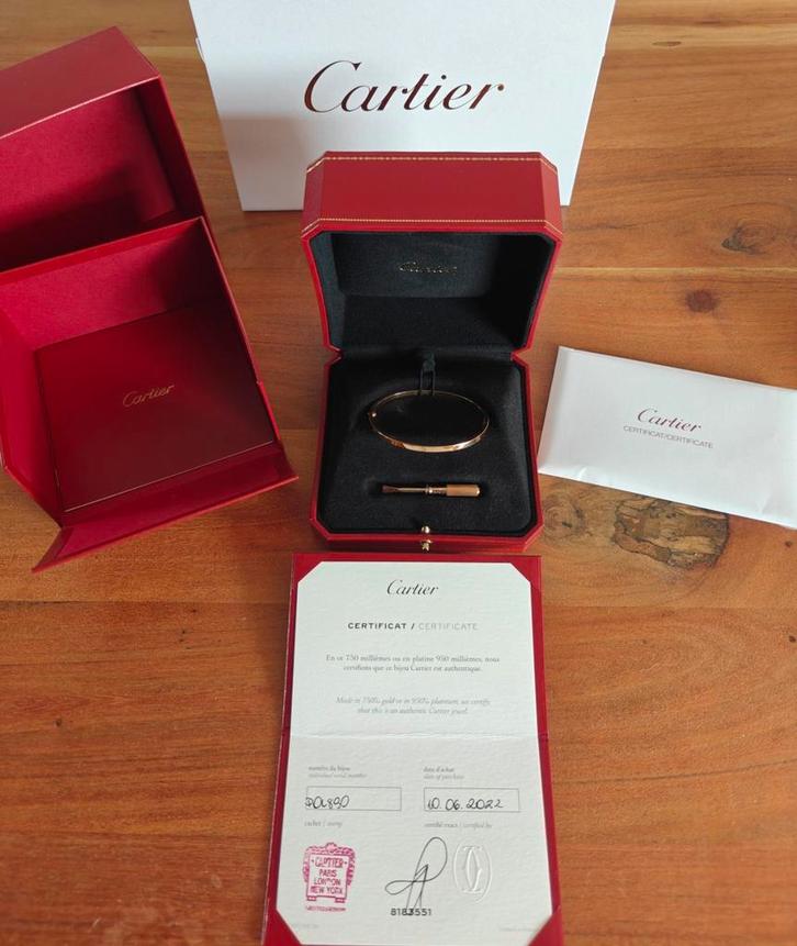 Cartier love armband small 18k goud, Handtassen en Accessoires, Antieke sieraden, Armband, Goud, Ophalen
