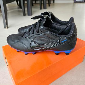 Chaussures de football Nike Premier III FG  38