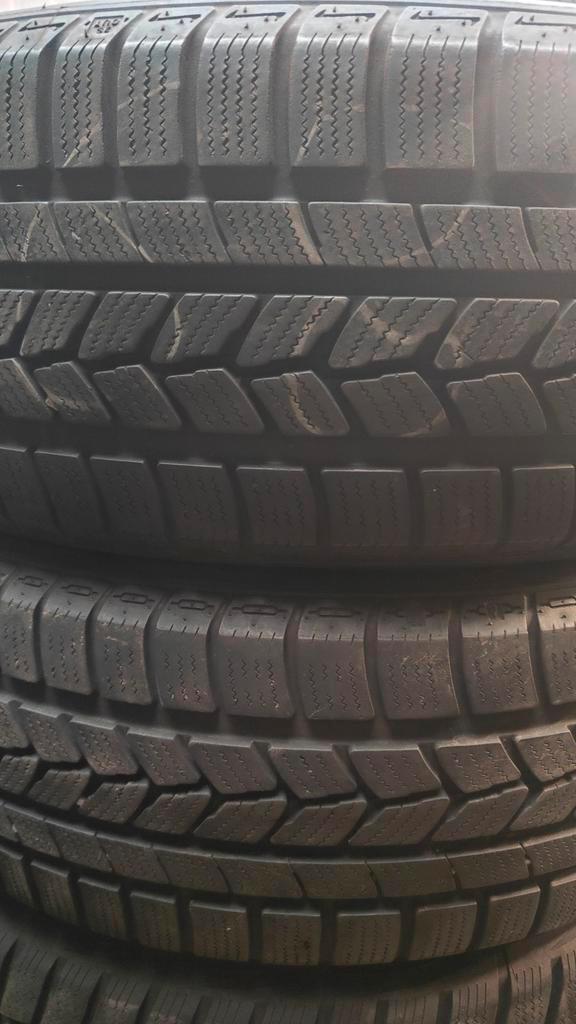 215/60r17 nexen 45€ chacun avec montage et équilibrage, Autos : Divers, Pièces de sport automobile, Enlèvement