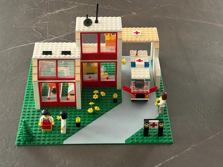 Lego 6380  Medische spoeddienst, Kinderen en Baby's, Speelgoed | Duplo en Lego, Zo goed als nieuw, Lego, Complete set, Ophalen of Verzenden