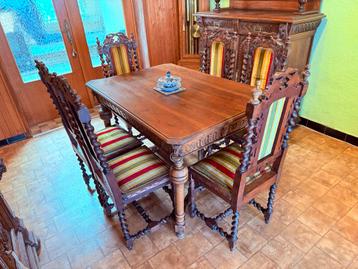 Mechelse tafel met 6 stoelen beschikbaar voor biedingen
