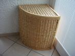 Panier à linge d'angle. Matière: Osier, Ophalen, Gebruikt, Beige, Overige typen