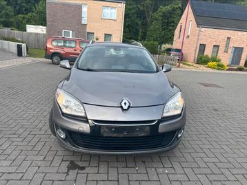 Renault Megane stationwagen 1.5 dci, Auto's, Euro 5, Stof, Zwart, Beige