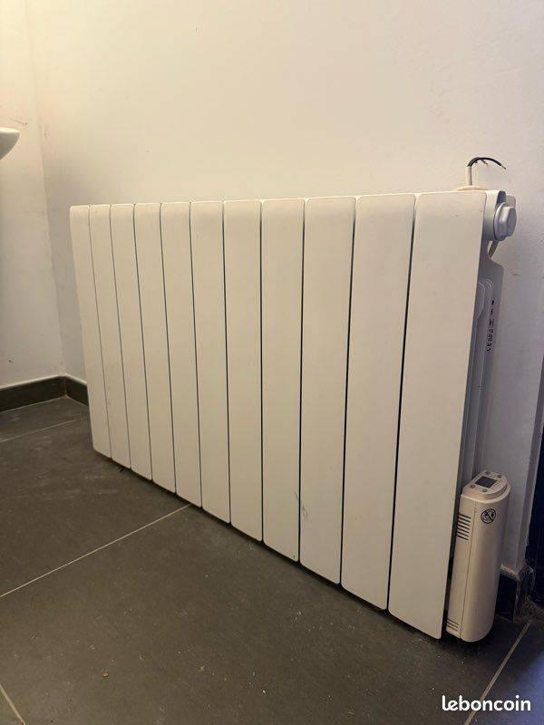 Radiateur electrique a inertie, Bricolage & Construction, Chauffage & Radiateurs, Comme neuf, Radiateur, 800 watts ou plus, 30 à 80 cm