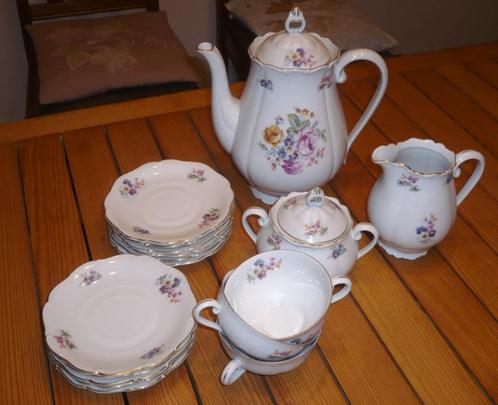 Vintage koffieset met bloemen, gedeeltelijk (set of stuks), Antiek en Kunst, Antiek | Servies los, Ophalen