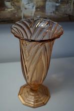 Vaas rood glas art-deco..perfecte staat.., Ophalen