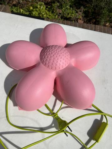 Wandlamp bloem ikea beschikbaar voor biedingen