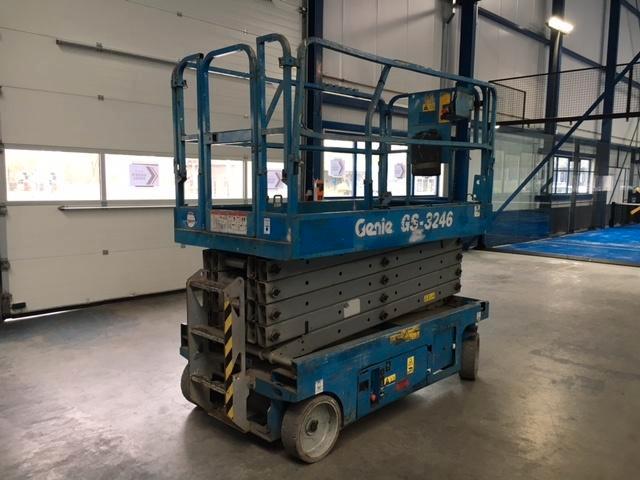 Hoogwerker Genie Gs 3246 goede werkende staat. En gekeurd., Articles professionnels, Machines & Construction | Ascenseurs, Échafaudages & Échelles