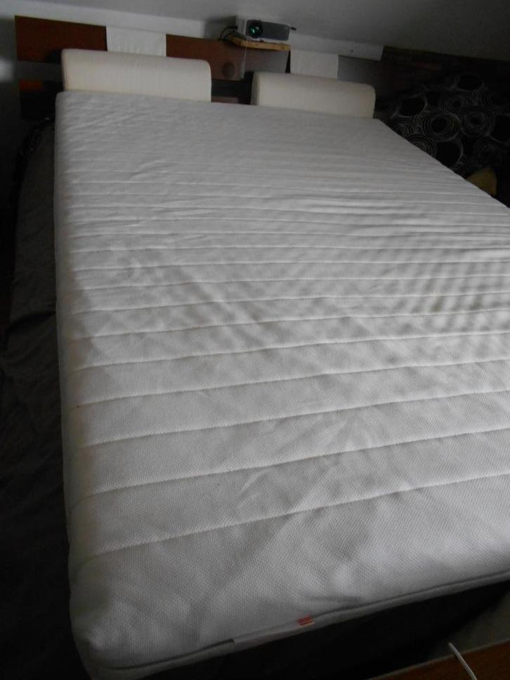 Ikea -matras MALFORS 1m40, Huis en Inrichting, Slaapkamer | Matrassen en Bedbodems, Zo goed als nieuw, Matras, 140 cm, Twijfelaar