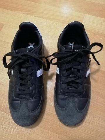 Xti sneakers zwart veters leder daim  maat 36 beschikbaar voor biedingen