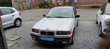 BMW E36 320 i automatique de 1991, Autos, Cuir, Argent ou Gris, 4 portes, USB