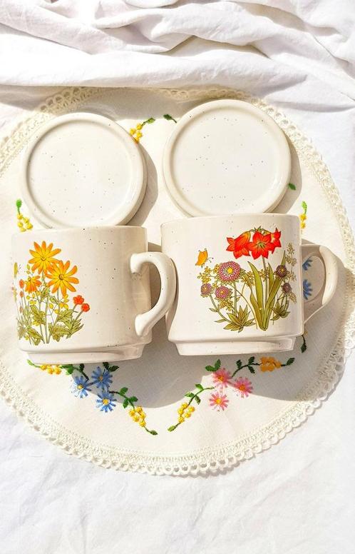 RARES🌻 mugs vintage à fleurs sauvages 🌻, Maison & Meubles, Cuisine | Vaisselle, Utilisé, Tasse(s) et/ou soucoupe(s), Autres styles