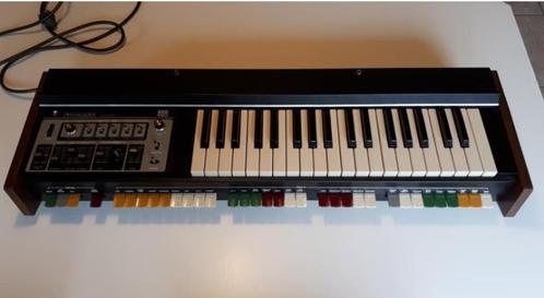 Roland SH 2000, Muziek en Instrumenten, Synthesizers, Zo goed als nieuw, Roland, Met standaard, Ophalen