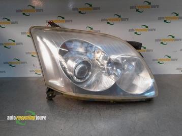 Koplamp rechts van een Toyota Avensis (Avensis 03-) beschikbaar voor biedingen