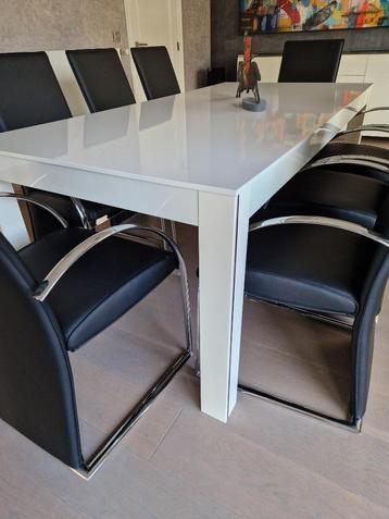 Eettafel 8 personen hoogglans wit beschikbaar voor biedingen