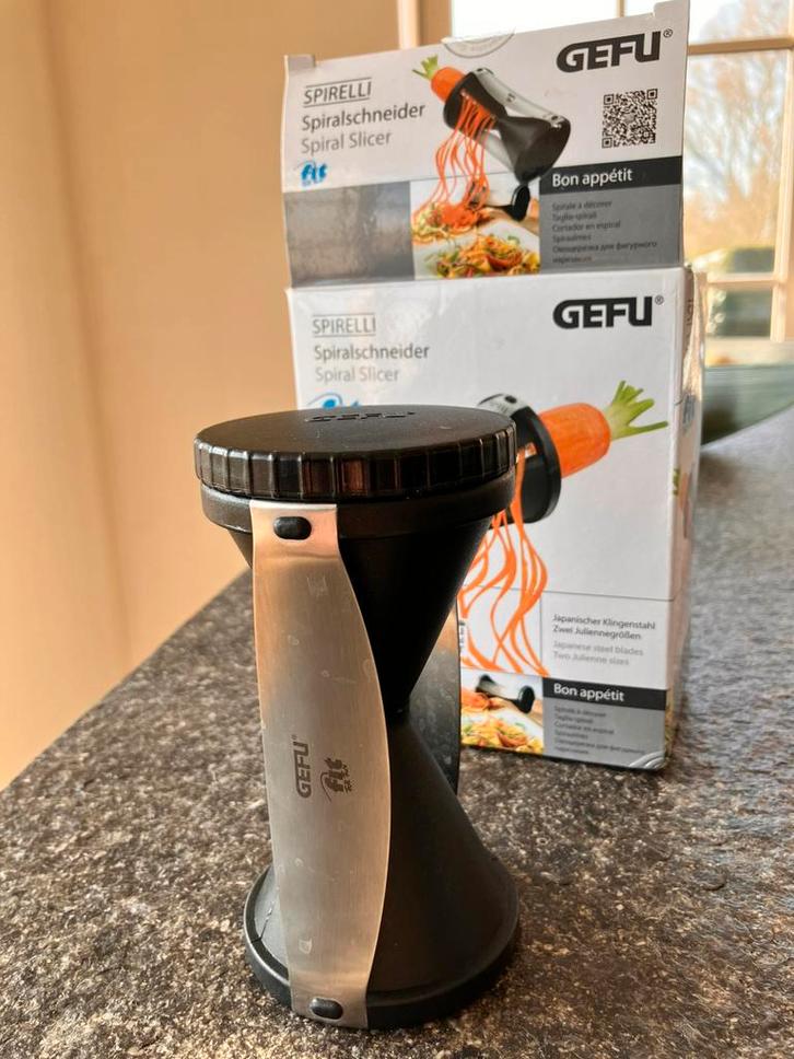 Gefu spiraalsnijder (courgetti in een handomdraai), Huis en Inrichting, Keuken | Keukenbenodigdheden, Zo goed als nieuw, Ophalen of Verzenden