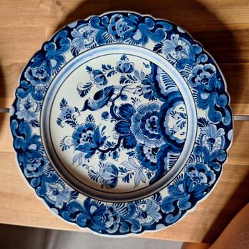 Delftsblauw bord beschikbaar voor biedingen