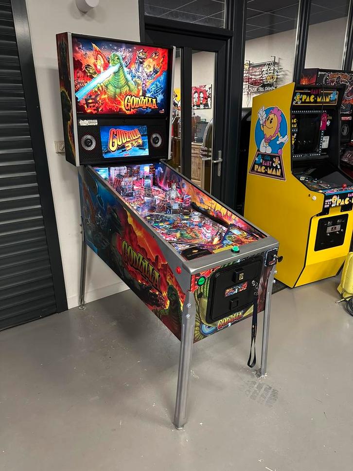 Flipperkast Stern Godzilla Limited Edition Pinball, Verzamelen, Automaten | Flipperkasten, Zo goed als nieuw, Dot-matrix, Flipperkast