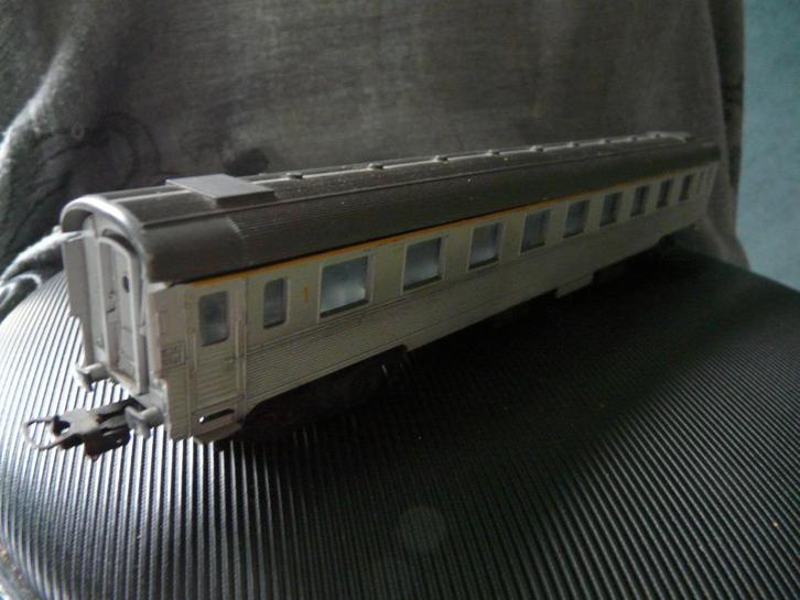 LIMA SNCF 2 personenrijtuigen " zilverlingen" 1ste KL, Hobby en Vrije tijd, Modeltreinen | H0, Gebruikt, Wagon, Gelijkstroom, Lima