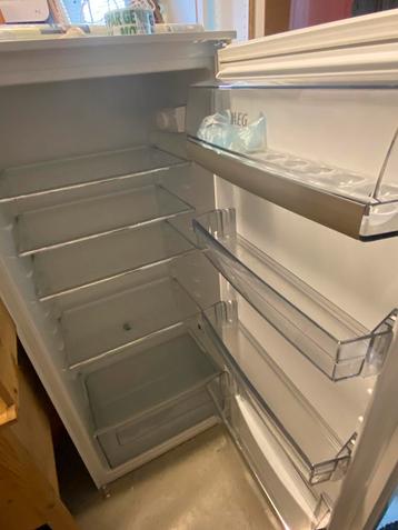 Frigo encastrable AEG comme neuf, 200 litres ou plus, Enlèvement, Comme neuf, Sans bac à congélation