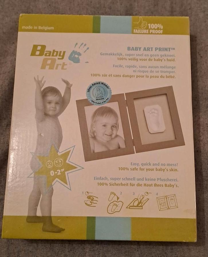 Baby art
( gipsafdruk en dubbele fotokader)
(13cm/18cm), Huis en Inrichting, Woonaccessoires | Lijsten, Nieuw, Minder dan 50 cm