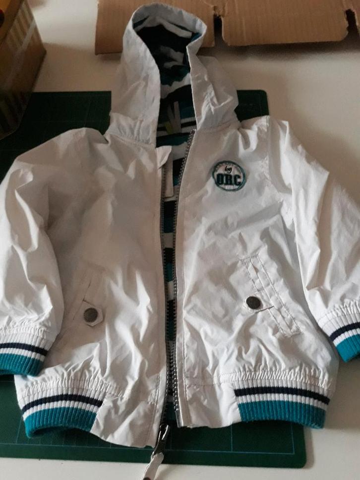 Veste blanche« Orchestra » à capuche, Kinderen en Baby's, Babykleding | Maat 86, Zo goed als nieuw, Jongetje of Meisje, Truitje of Vestje