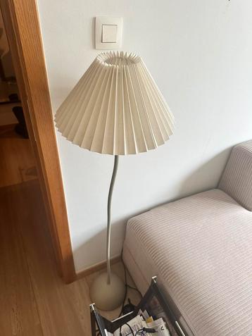 Vloerlamp met ganzennek beschikbaar voor biedingen