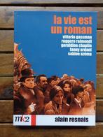 )))  La Vie est un Roman  //  Alain Resnais  (((, Cd's en Dvd's, Dvd's | Komedie, Alle leeftijden, Ophalen of Verzenden, Zo goed als nieuw