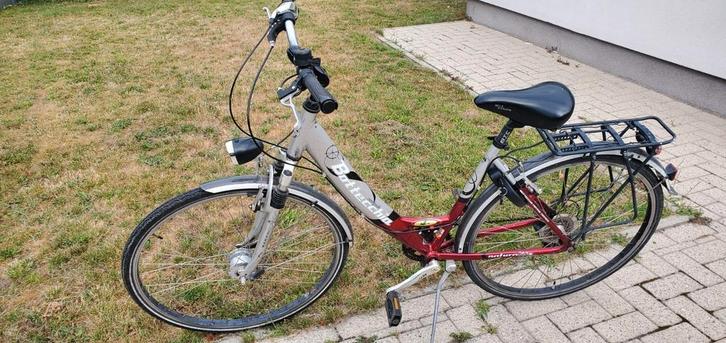 Dames fiets gebruikte staat

Led voor en achterlicht op batt, Fietsen en Brommers, Fietsen | Dames | Damesfietsen, Gebruikt, Versnellingen