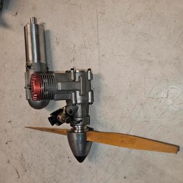 Irvine 40RLS C/L Stunt red head.
 beschikbaar voor biedingen