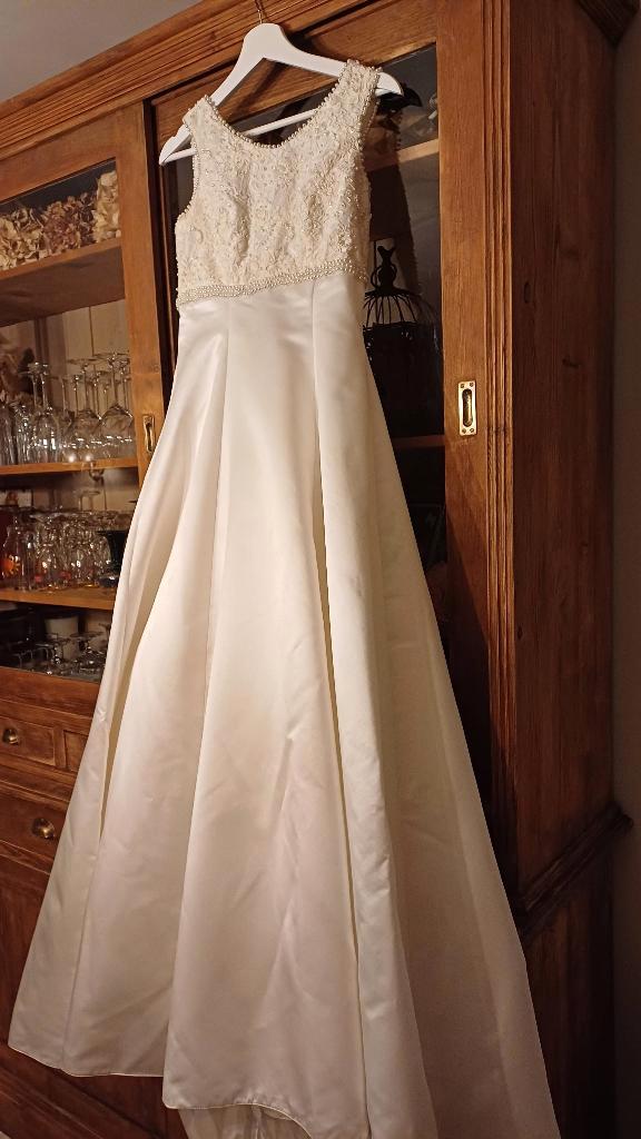 Bruidsjurk van het designer huis Morilee New york, Kleding | Dames, Trouwkleding en Trouwaccessoires, Zo goed als nieuw, Trouwjurk