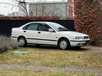 Volvo S40 2.0 Automaat 1996 134ooo km gekeurd voor verkoop, Auto's, Automaat, Zwart, Wit, Berline