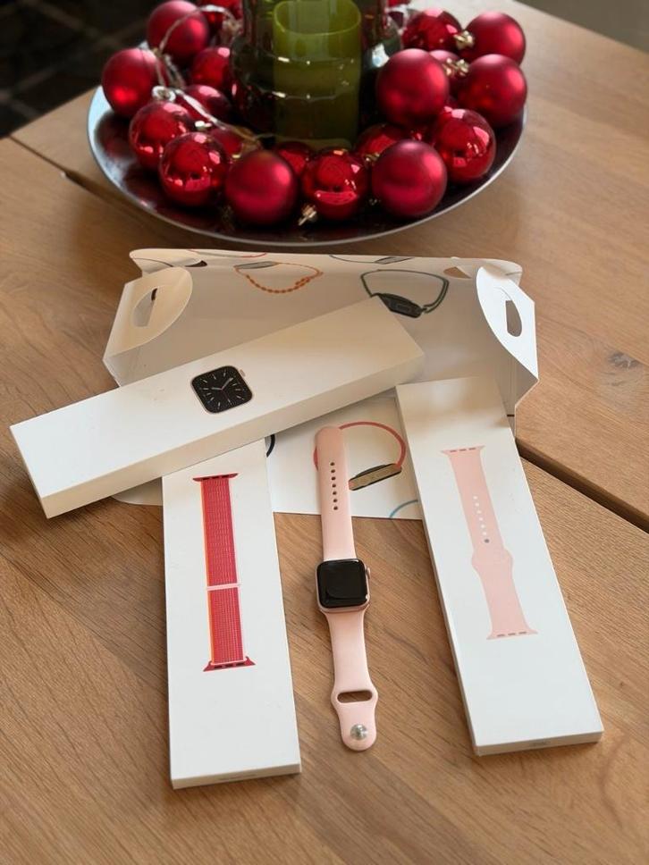 Apple Watch 6 40mm Rosegoud + nieuw Apple SmartLoop bandje, Telecommunicatie, Wearable-accessoires, Gebruikt, Bandje, Ophalen