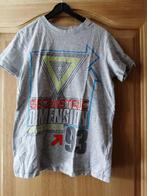 T-shirt maat 134 - 140 in mooie staat !, Kinderen en Baby's, Kinderkleding | Maat 134, Ophalen of Verzenden, Zo goed als nieuw