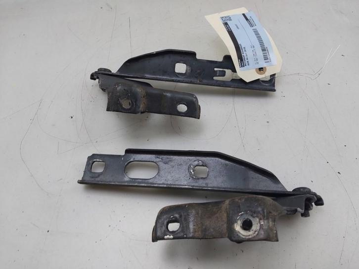 CHARNIERE DE CAPOT A4 Avant (B8) (|8K0823301D|8K0823302D|), Autos : Pièces & Accessoires, Autres pièces automobiles, Audi, Utilisé