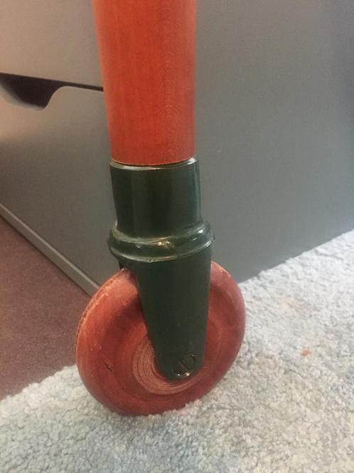 vintage stevige (eet)tafel/bureau op wielen, massief hout, Huis en Inrichting, Tafels | Eettafels, Zo goed als nieuw, Ophalen