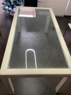 Tafel met glazen blad, Enlèvement, Utilisé