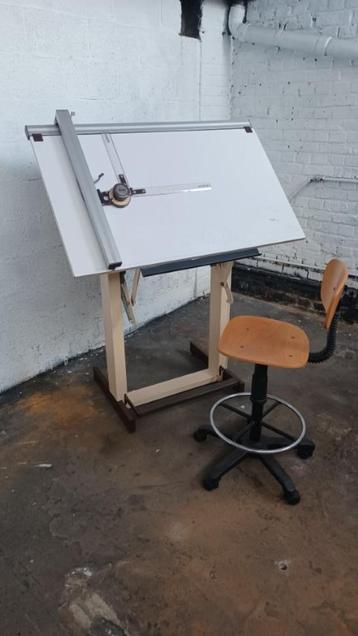 TEKENTAFEL beschikbaar voor biedingen