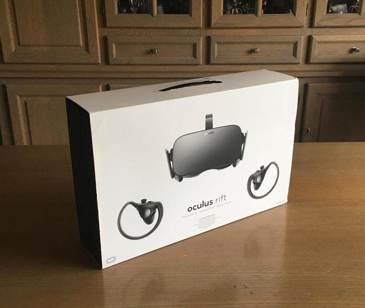 Oculus Rift CV1 Virtual Reality-headset met VR-headset, Games en Spelcomputers, Virtual Reality, Gebruikt, Pc, VR-bril, Ophalen of Verzenden