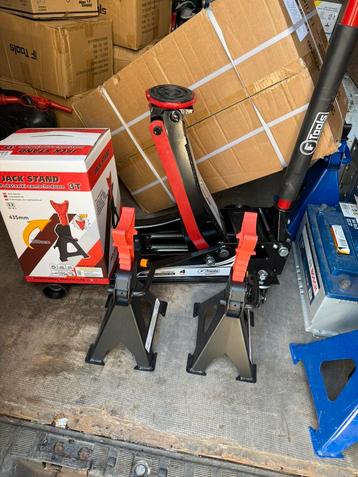 NIEUWE DUBBELE ZUIGERKRIK 4 TON 99€! MET KAARSEN VAN 130€!  beschikbaar voor biedingen