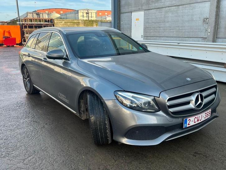 Mercedes E220 LICHTE VRACHT, Auto's, Mercedes-Benz, Bedrijf, E-Klasse, Trekhaak, Diesel, Break, Ophalen
