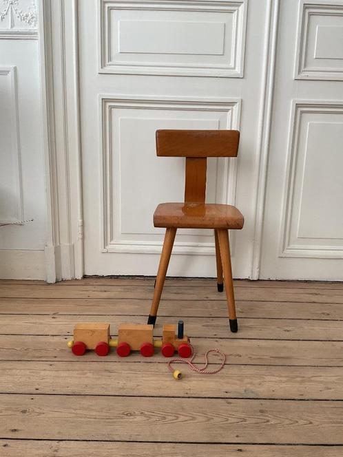 Vintage houten kleine kinderstoel, Kinderen en Baby's, Kinderkamer | Tafels en Stoelen, Gebruikt, Ophalen