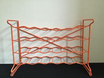 “ Tomado “ vintage oranje geplastificeerd flessenrek beschikbaar voor biedingen