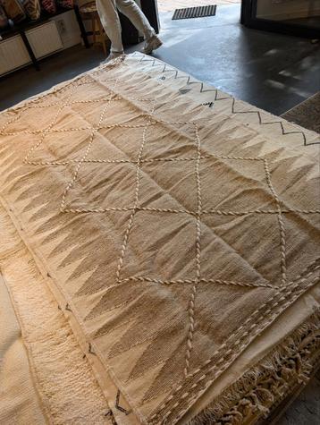 NIEUW berbertapijt 260 x 150 beschikbaar voor biedingen
