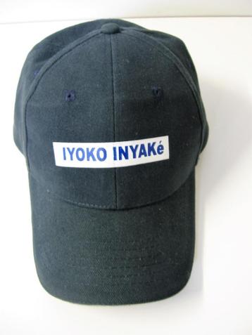 Zwarte pet van Iyoko inyaké, one size. Nieuw beschikbaar voor biedingen