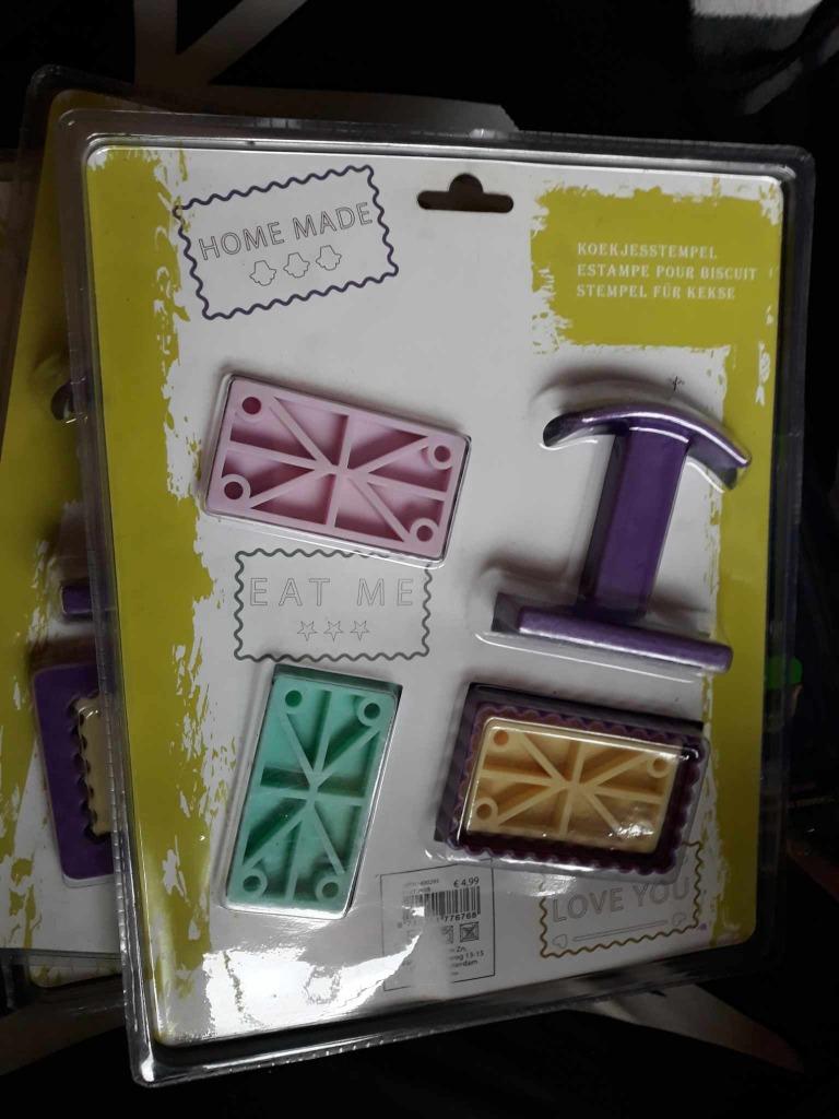 1 caisse accessoires patisserie neufs, Enlèvement ou Envoi, Neuf, Matériaux autres, Accessoires de cuisine de jeu