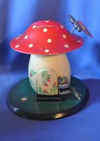 tirelire vintage en bois champignon  papillon cadenas et clé, Verzamelen, Spaarpotten, Ophalen of Verzenden, Gebruikt, Hout, Overige thema's