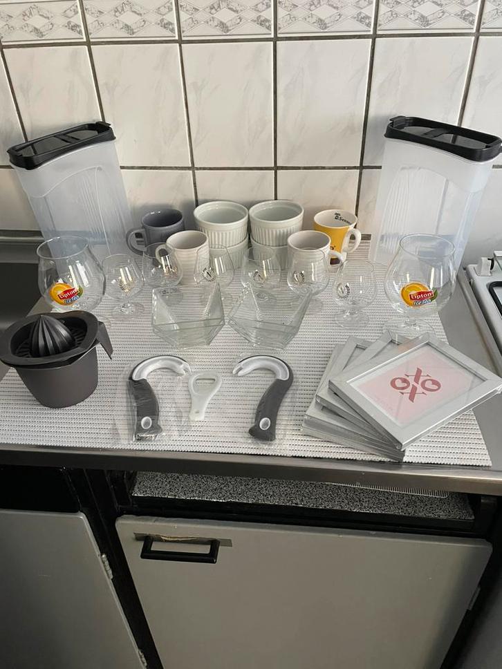 Lot de 30 articles divers, Huis en Inrichting, Keuken | Servies, Overige typen, Overige stijlen, Overige materialen, Ophalen
