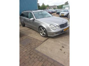Portier 4Deurs links-achter van een Mercedes E-Klasse (723) beschikbaar voor biedingen