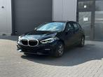 BMW 118i F40 ADVANTAGE 2020, Auto's, Voorwielaandrijving, Zwart, 1365 kg, Bedrijf